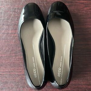 ECCO Black Patent Leather Ballet Shoes

Like New
